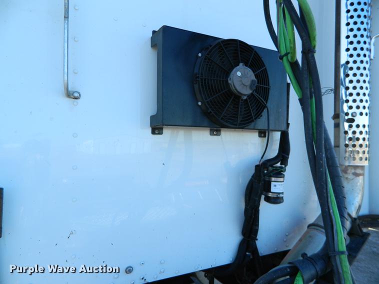 image for item DB6683 2006 Kenworth T600 semi truck