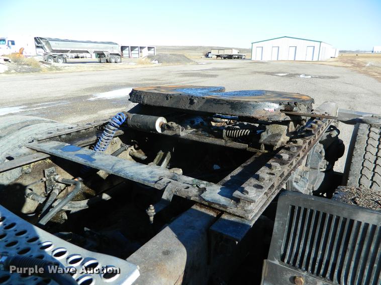 image for item DB6683 2006 Kenworth T600 semi truck