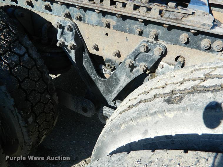 image for item DB6683 2006 Kenworth T600 semi truck