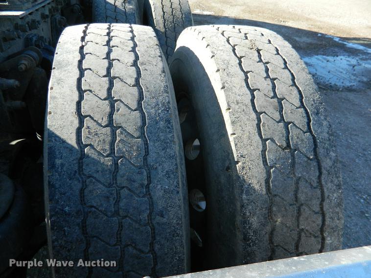 image for item DB6683 2006 Kenworth T600 semi truck