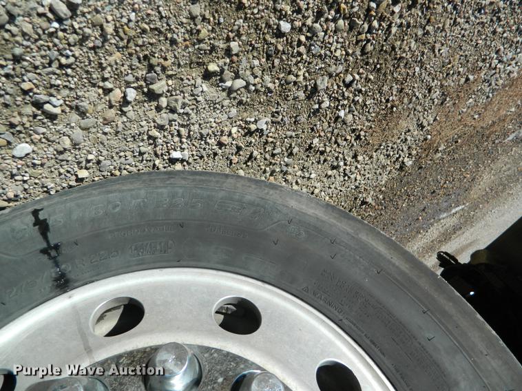 image for item DB6683 2006 Kenworth T600 semi truck