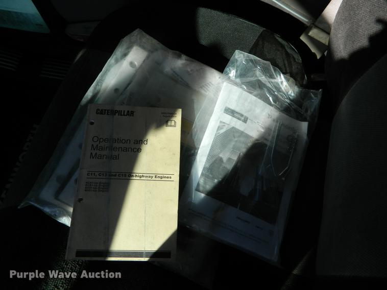 image for item DB6683 2006 Kenworth T600 semi truck