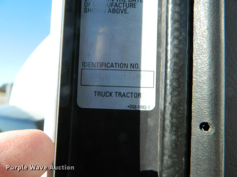 image for item DB6683 2006 Kenworth T600 semi truck