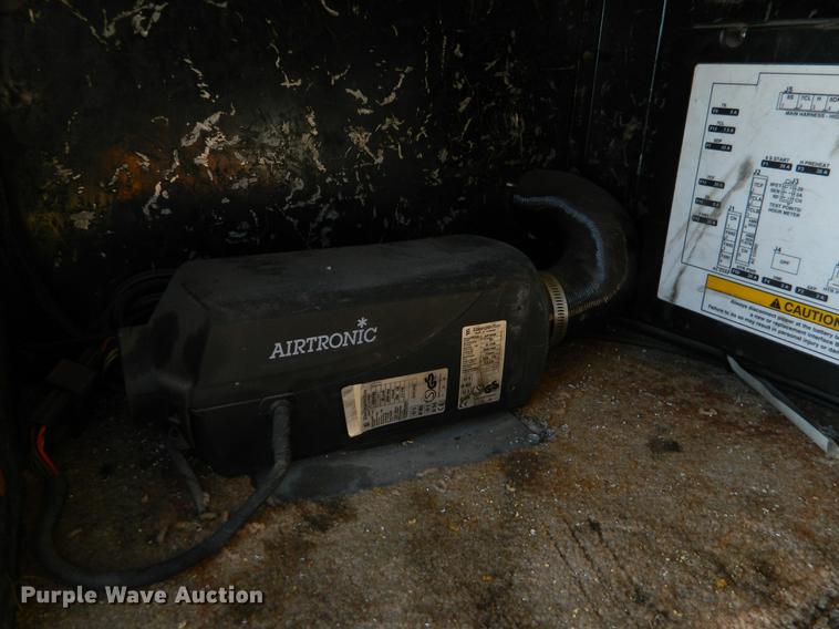 image for item DB6683 2006 Kenworth T600 semi truck