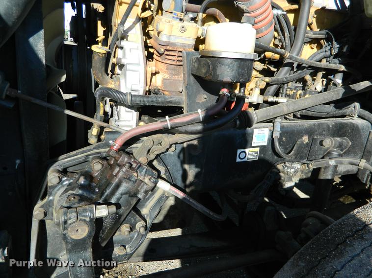 image for item DB6683 2006 Kenworth T600 semi truck