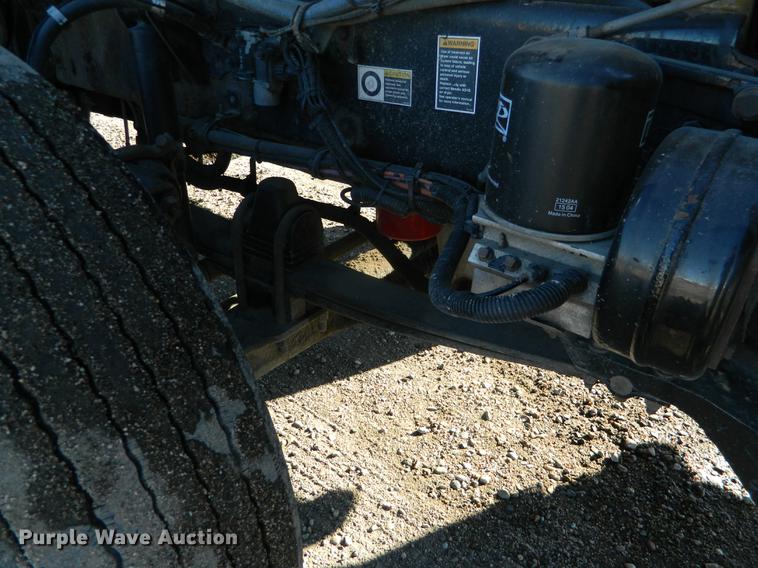 image for item DB6683 2006 Kenworth T600 semi truck