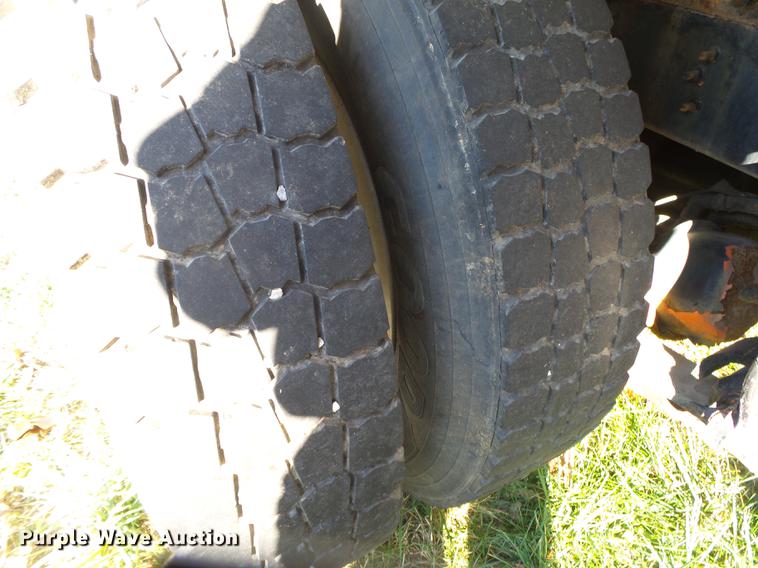 image for item DB7335 2004 Sterling 9500 semi truck