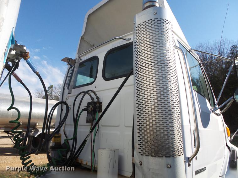 image for item DB7335 2004 Sterling 9500 semi truck