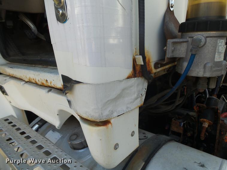 image for item DB7335 2004 Sterling 9500 semi truck