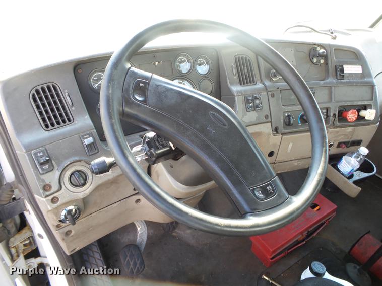 image for item DB7335 2004 Sterling 9500 semi truck