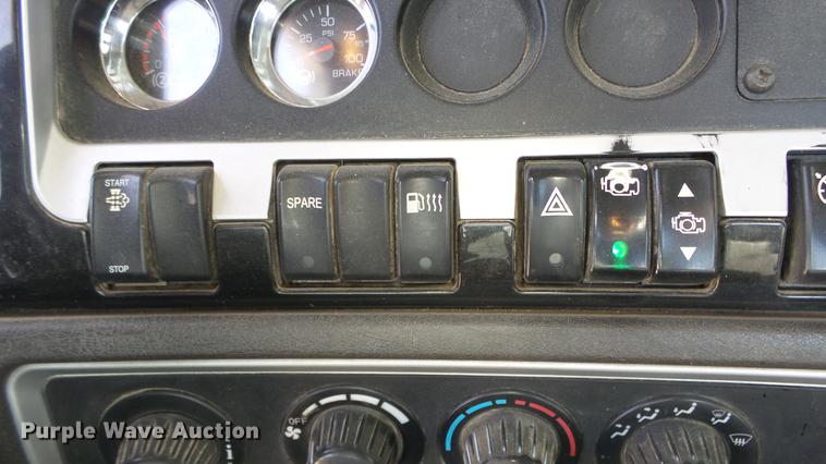 image for item DC0534 2014 Kenworth T660 semi truck