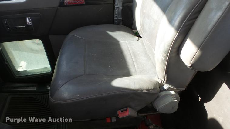 image for item DC0534 2014 Kenworth T660 semi truck