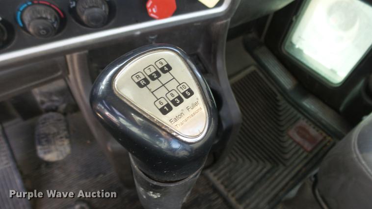 image for item DC0534 2014 Kenworth T660 semi truck