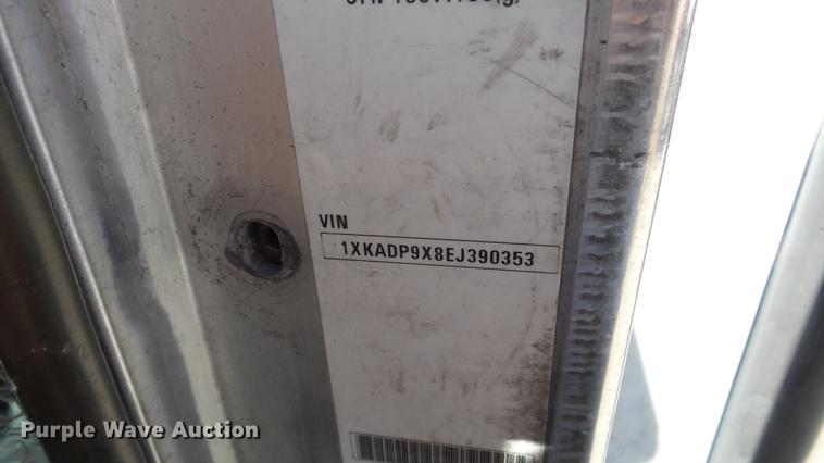 image for item DC0534 2014 Kenworth T660 semi truck