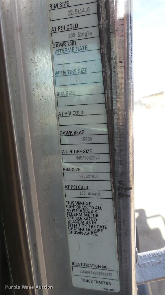 image for item DC0534 2014 Kenworth T660 semi truck