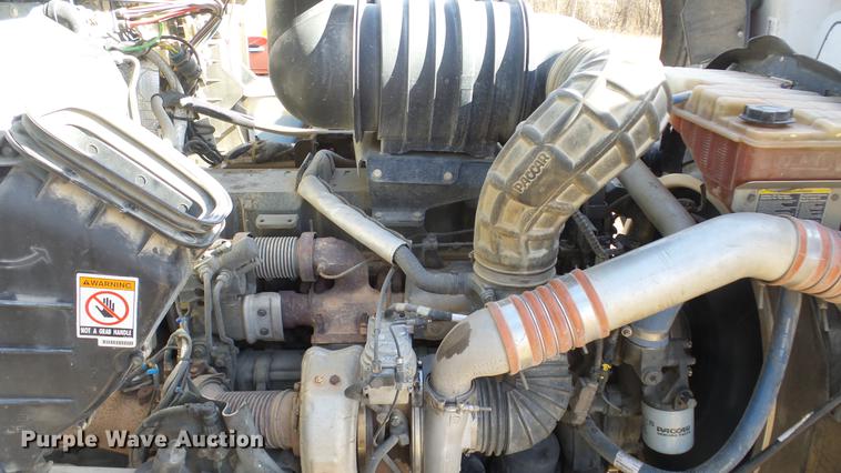 image for item DC0534 2014 Kenworth T660 semi truck