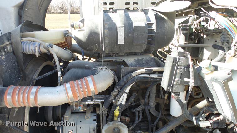 image for item DC0534 2014 Kenworth T660 semi truck