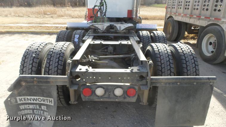 image for item DC0534 2014 Kenworth T660 semi truck
