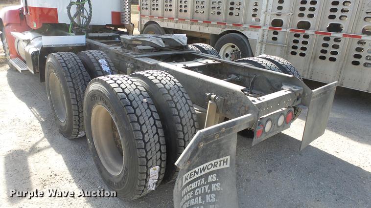 image for item DC0534 2014 Kenworth T660 semi truck