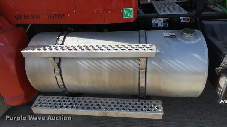 image for item DC0534 2014 Kenworth T660 semi truck