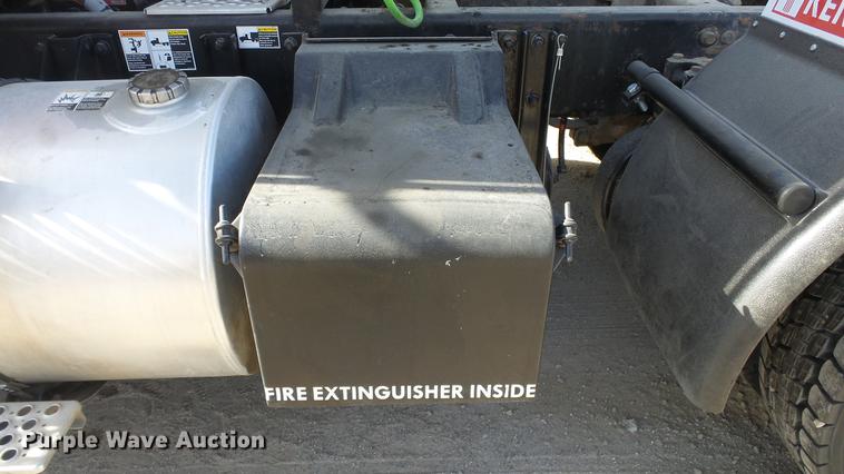 image for item DC0534 2014 Kenworth T660 semi truck