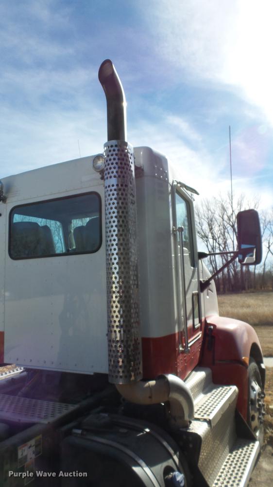 image for item DC0534 2014 Kenworth T660 semi truck