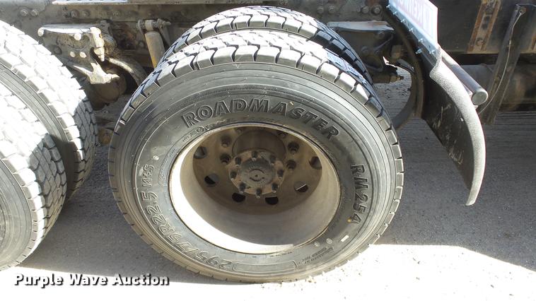 image for item DC0534 2014 Kenworth T660 semi truck