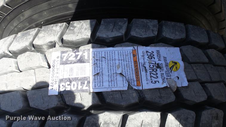 image for item DC0534 2014 Kenworth T660 semi truck