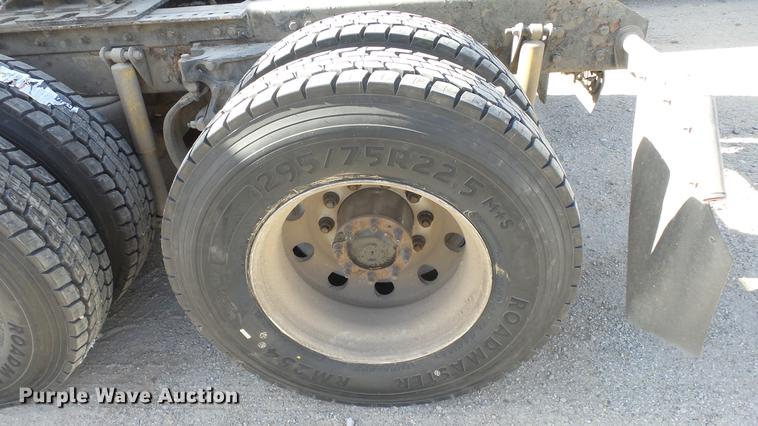 image for item DC0534 2014 Kenworth T660 semi truck