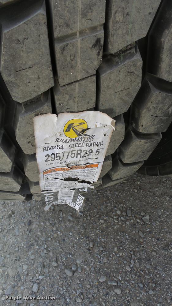 image for item DC0534 2014 Kenworth T660 semi truck