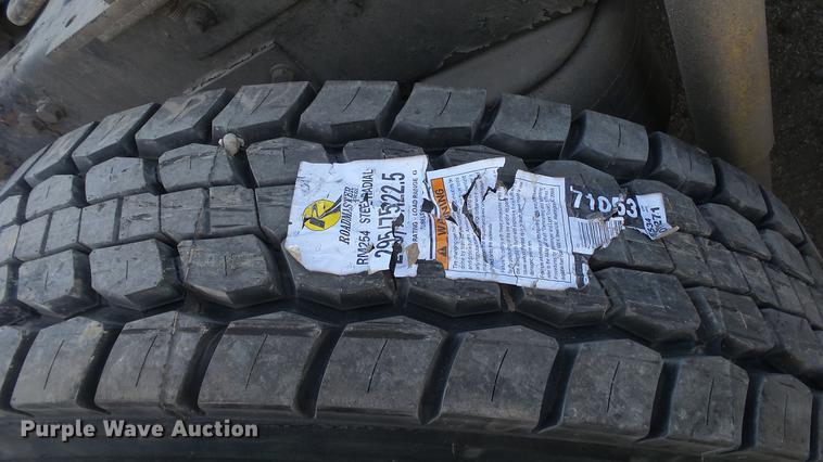 image for item DC0534 2014 Kenworth T660 semi truck