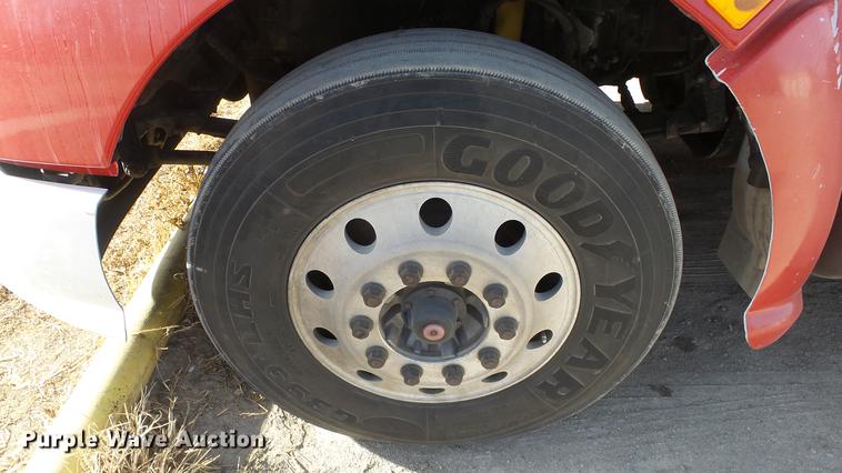 image for item DC0534 2014 Kenworth T660 semi truck