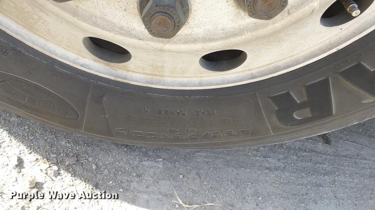 image for item DC0534 2014 Kenworth T660 semi truck