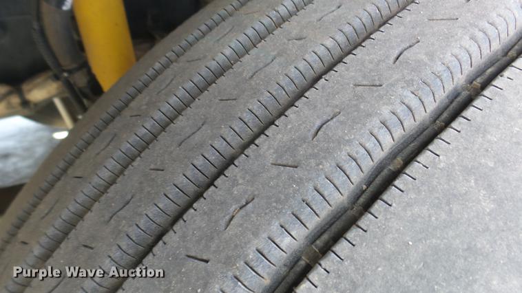 image for item DC0534 2014 Kenworth T660 semi truck