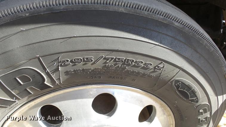 image for item DC0534 2014 Kenworth T660 semi truck