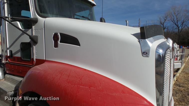 image for item DC0534 2014 Kenworth T660 semi truck