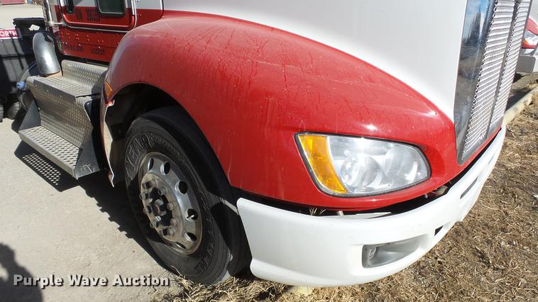 image for item DC0534 2014 Kenworth T660 semi truck