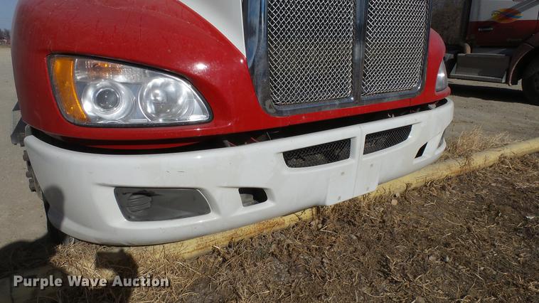 image for item DC0534 2014 Kenworth T660 semi truck