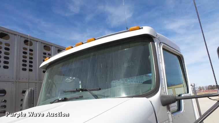 image for item DC0534 2014 Kenworth T660 semi truck