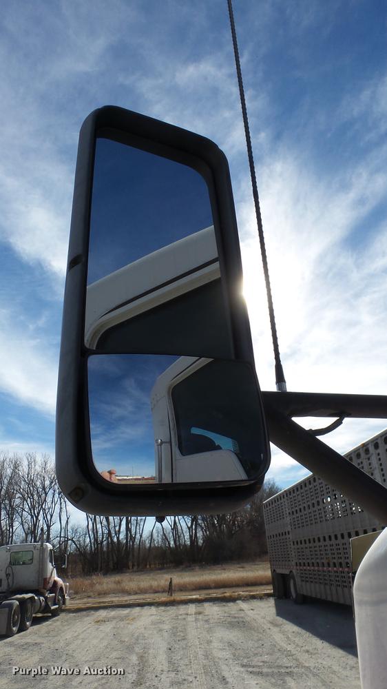 image for item DC0534 2014 Kenworth T660 semi truck