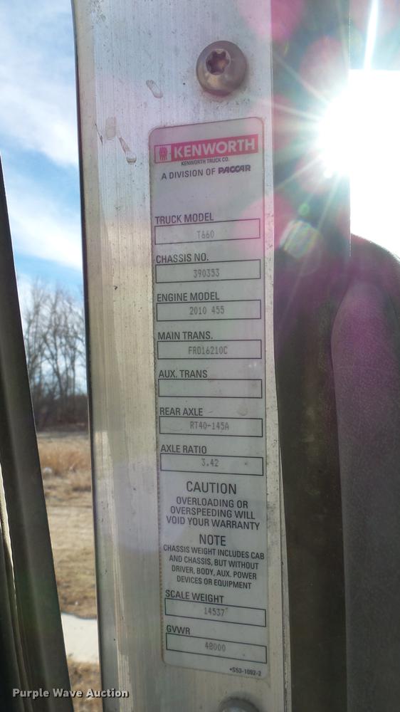 image for item DC0534 2014 Kenworth T660 semi truck