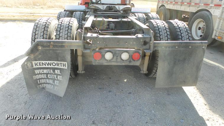 image for item DC0534 2014 Kenworth T660 semi truck