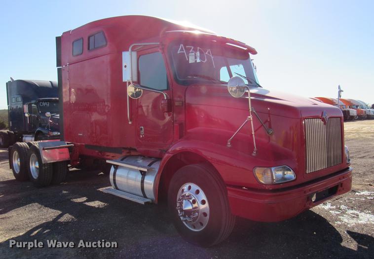 image for item DC2188 2006 International 9200i semi truck