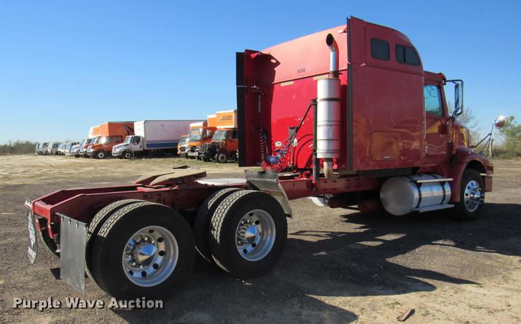 image for item DC2188 2006 International 9200i semi truck