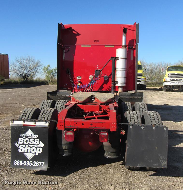 image for item DC2188 2006 International 9200i semi truck