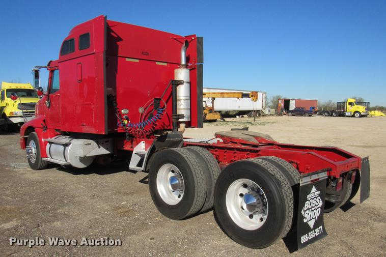 image for item DC2188 2006 International 9200i semi truck