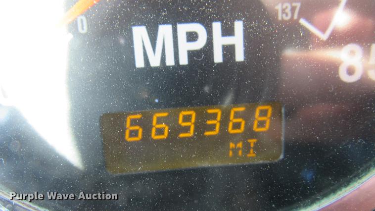 image for item DC2188 2006 International 9200i semi truck