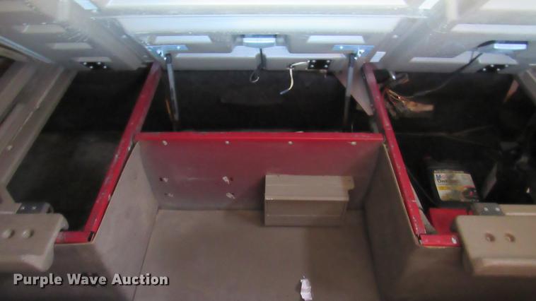 image for item DC2188 2006 International 9200i semi truck