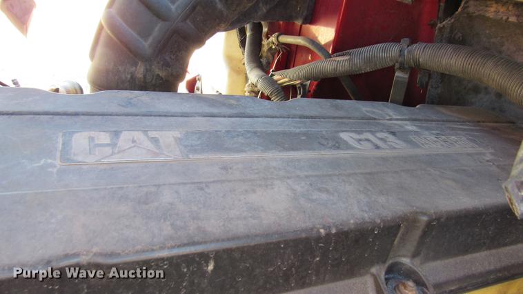 image for item DC2188 2006 International 9200i semi truck