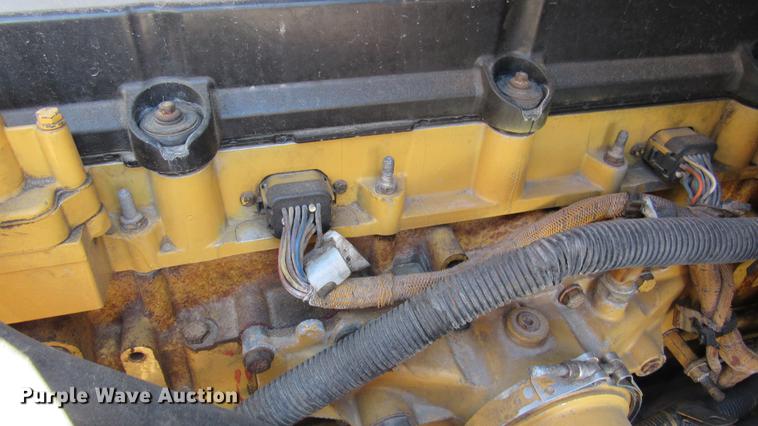 image for item DC2188 2006 International 9200i semi truck